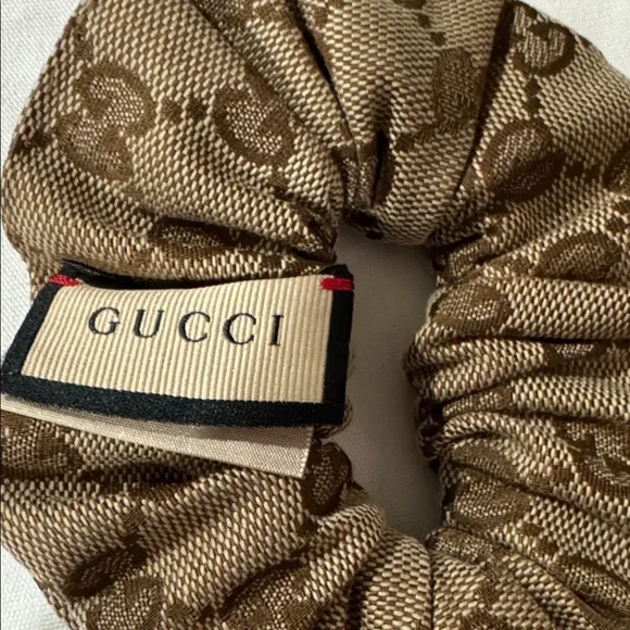 New- Gucci Beige/Dark brown Monogram Scrunchie display picture 3